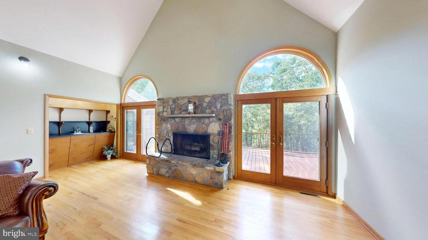 500 Maryvale Lane photo 18