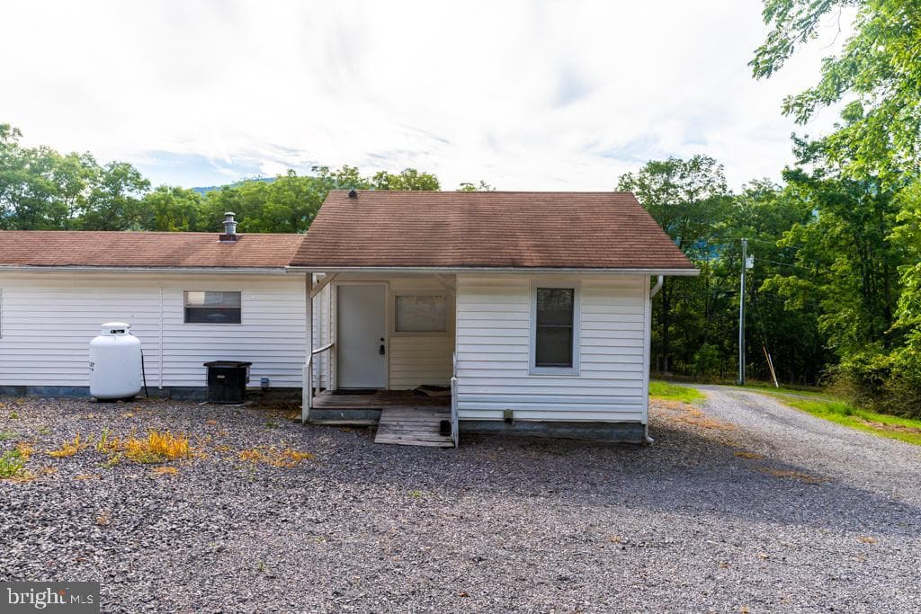 2152 Walnut Bottom Road photo 24