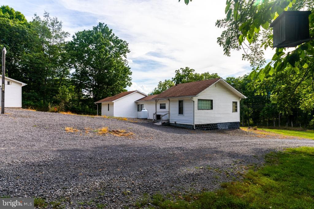 2152 Walnut Bottom Road photo 25
