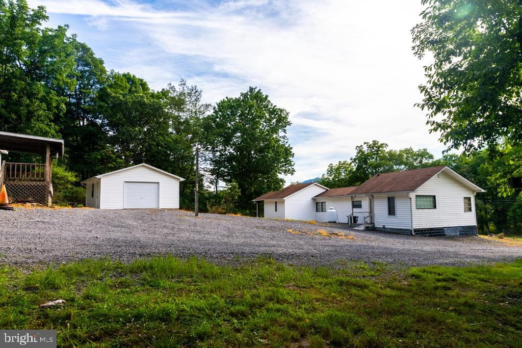 2152 Walnut Bottom Road photo 27
