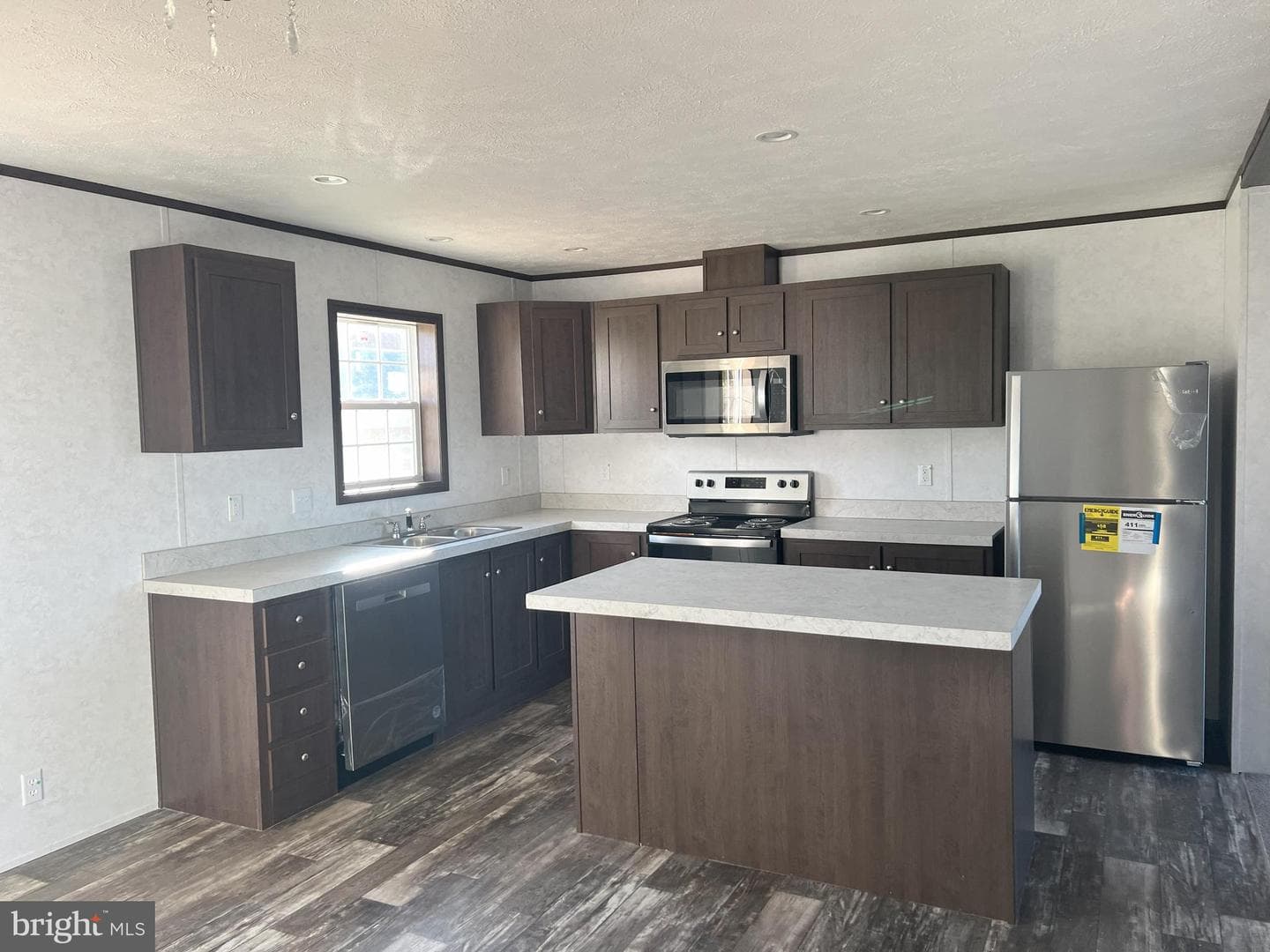 211 Eisenhower Drive photo 4