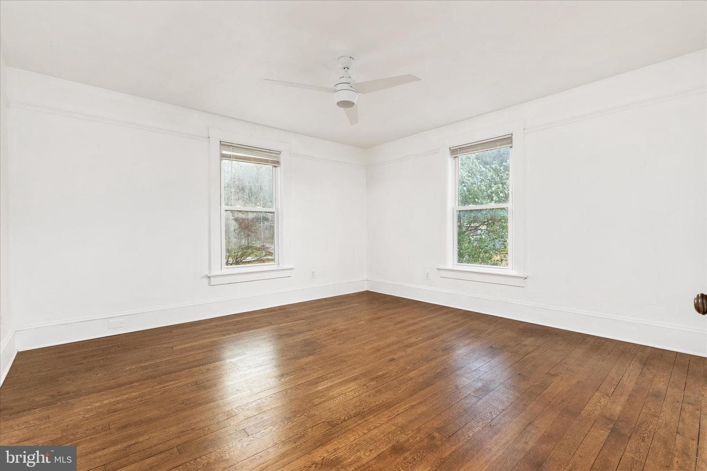 130 Carpenters Avenue photo 31
