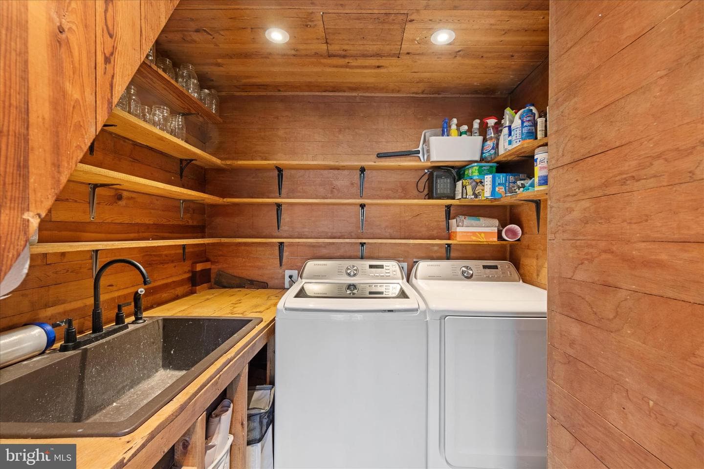 130 Carpenters Avenue photo 40