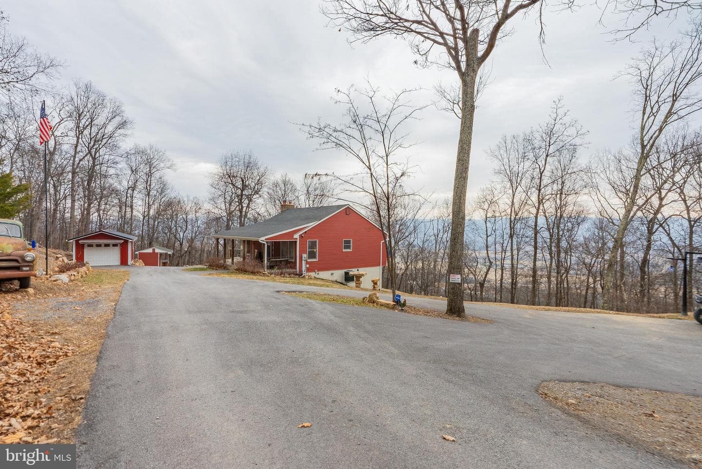 5268 Hutter Road photo 4