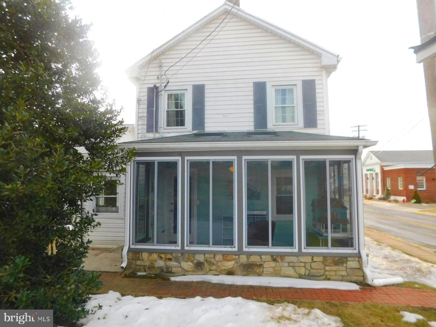 105 E Main Street photo 5
