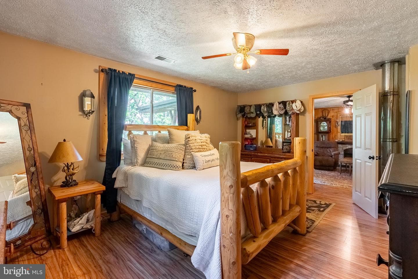 2598 Mountain View Road photo 32