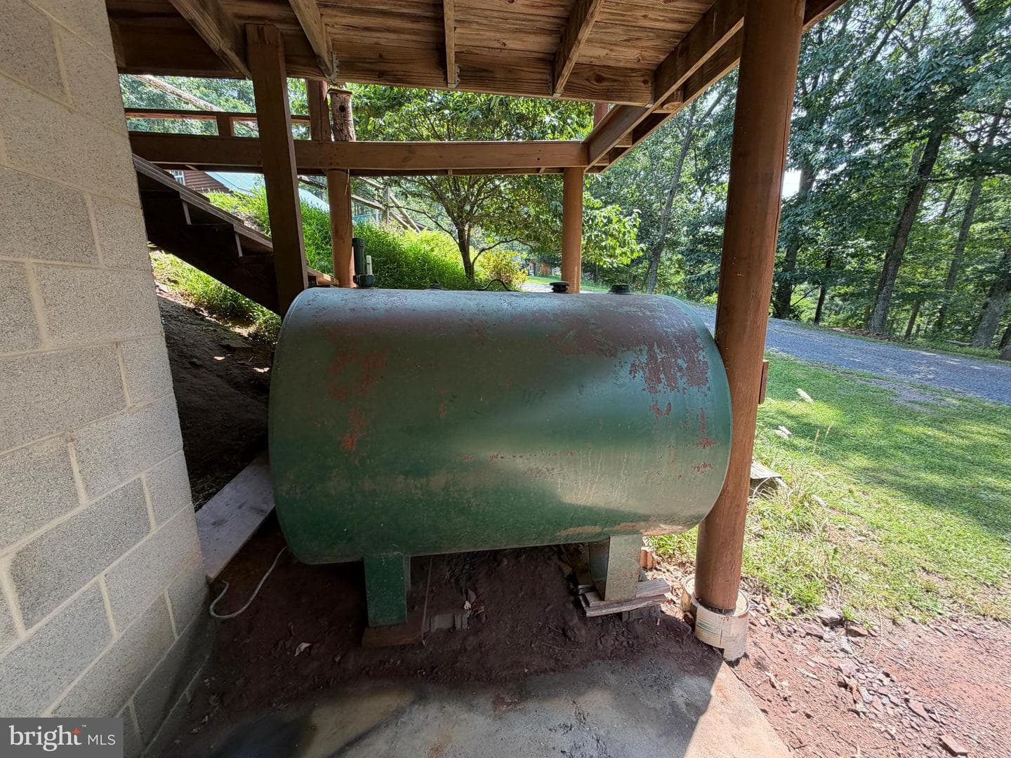 954 Rusty Lane photo 40