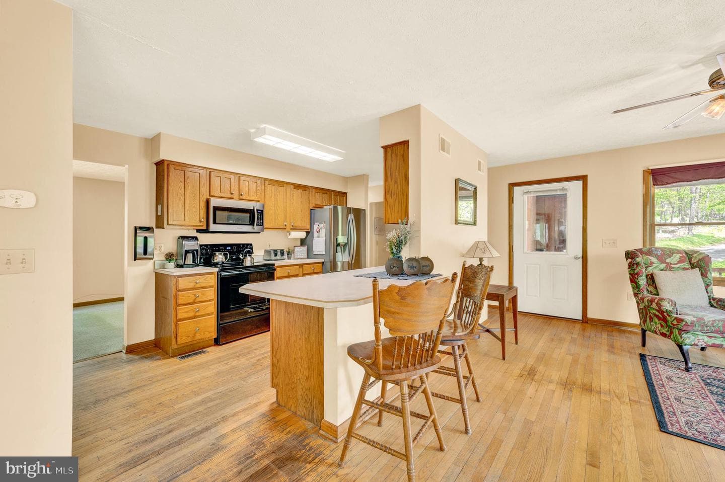 121 Pendragon Court photo 12