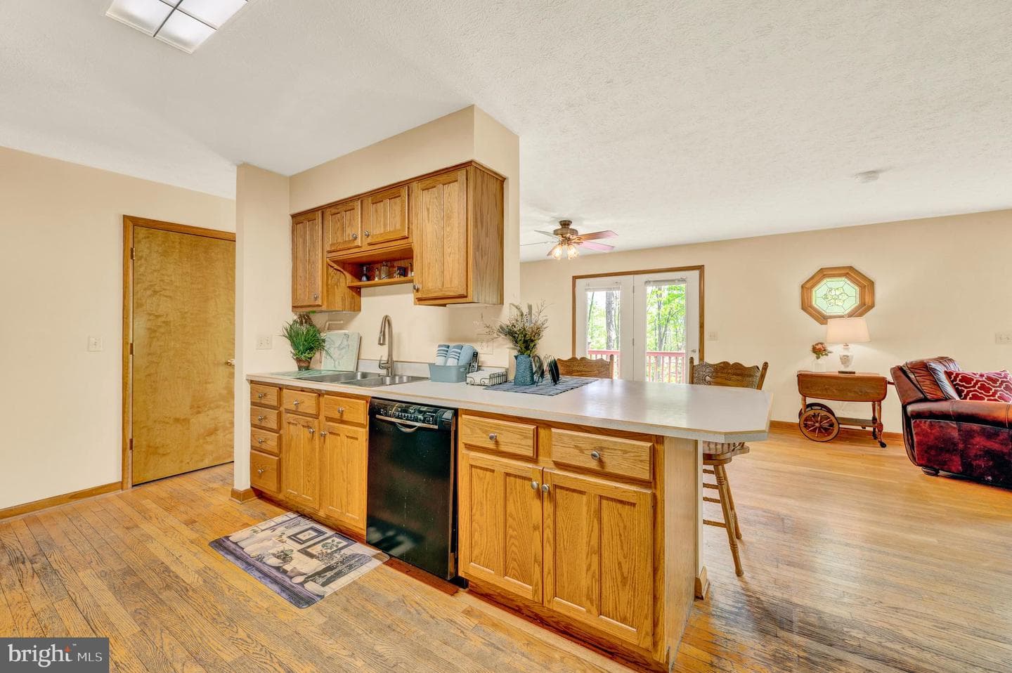 121 Pendragon Court photo 14