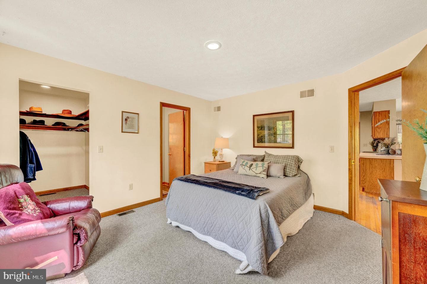 121 Pendragon Court photo 21