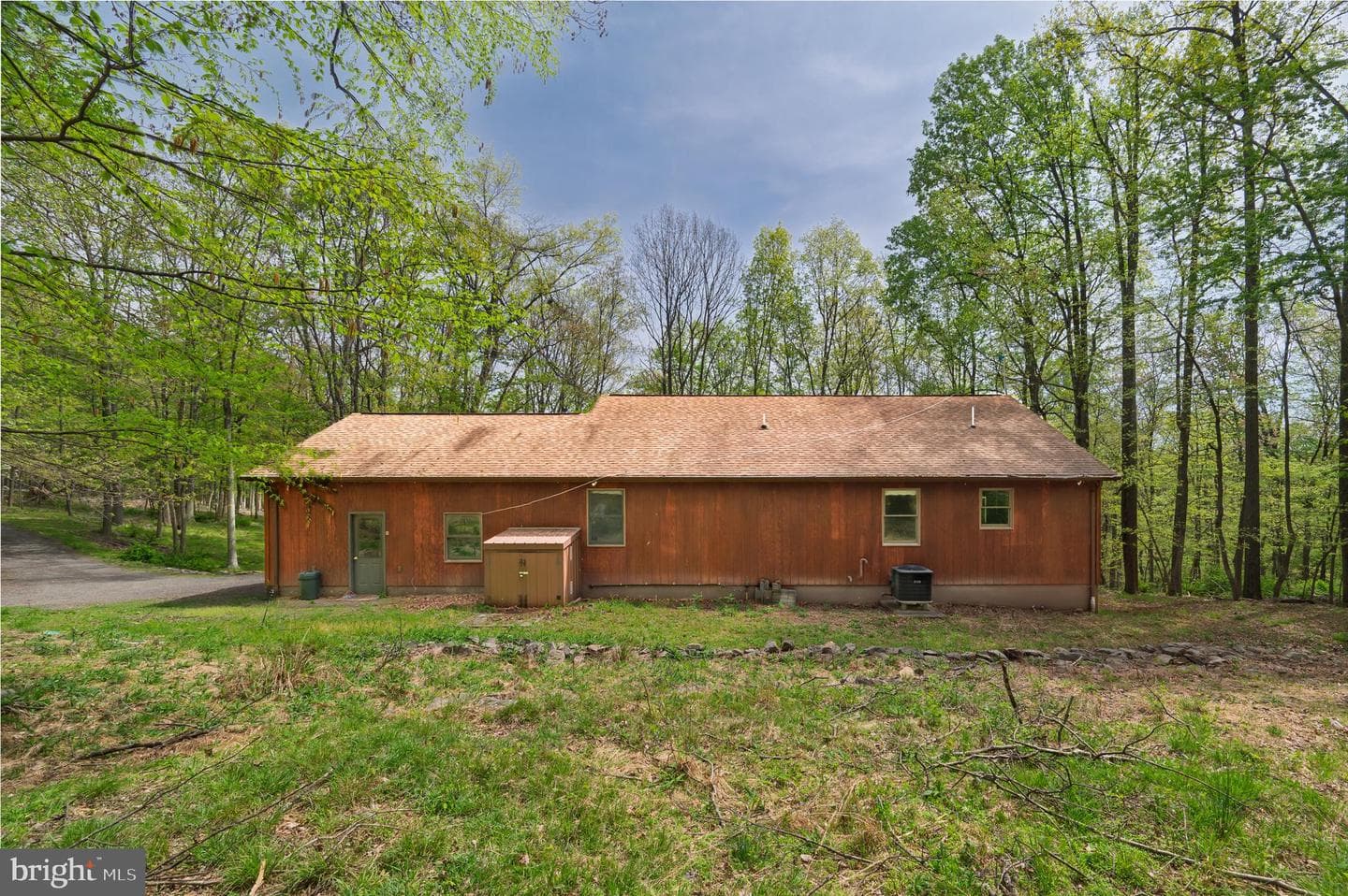 121 Pendragon Court photo 62