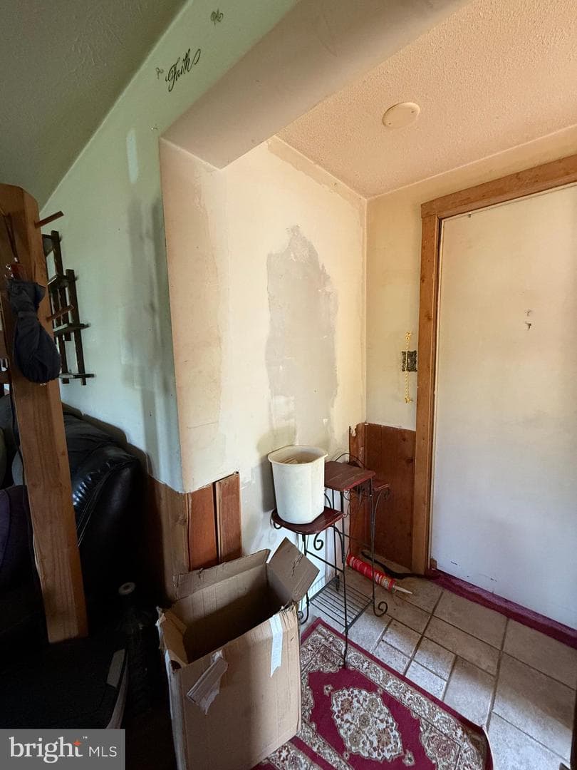 2098 Falls Road photo 14