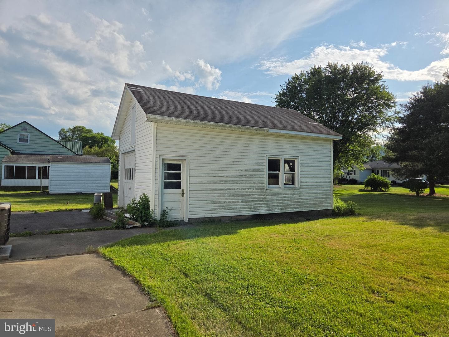 439 Elk Place photo 17