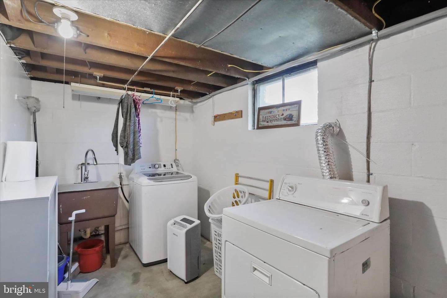 255 W Marathon Place photo 17