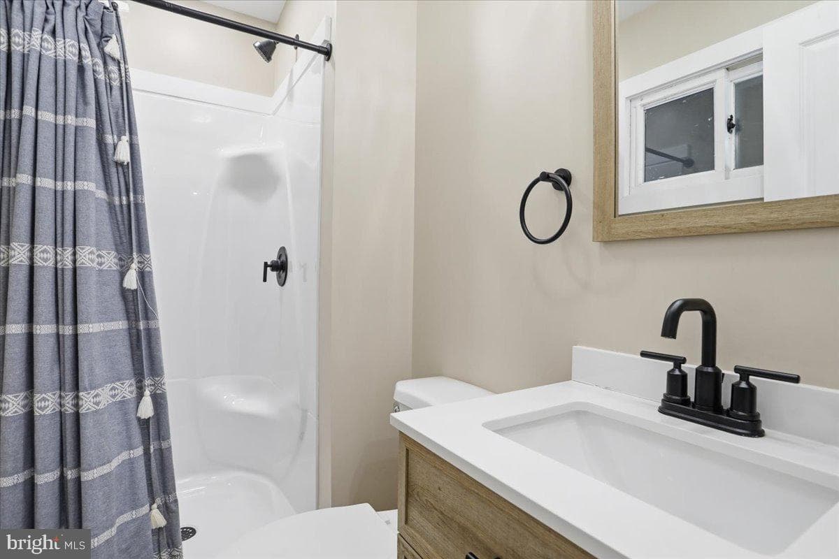 80 N Fairfax Street photo 21