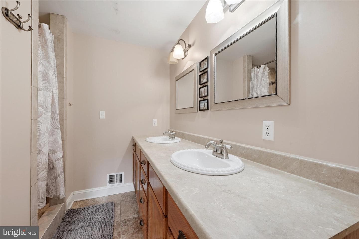 783 Ritters Valley Drive photo 24