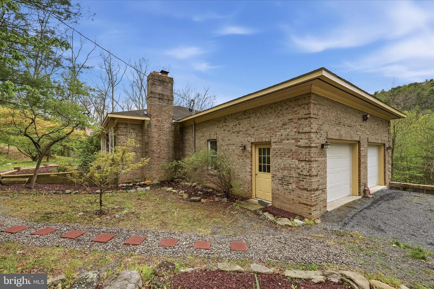 783 Ritters Valley Drive photo 3