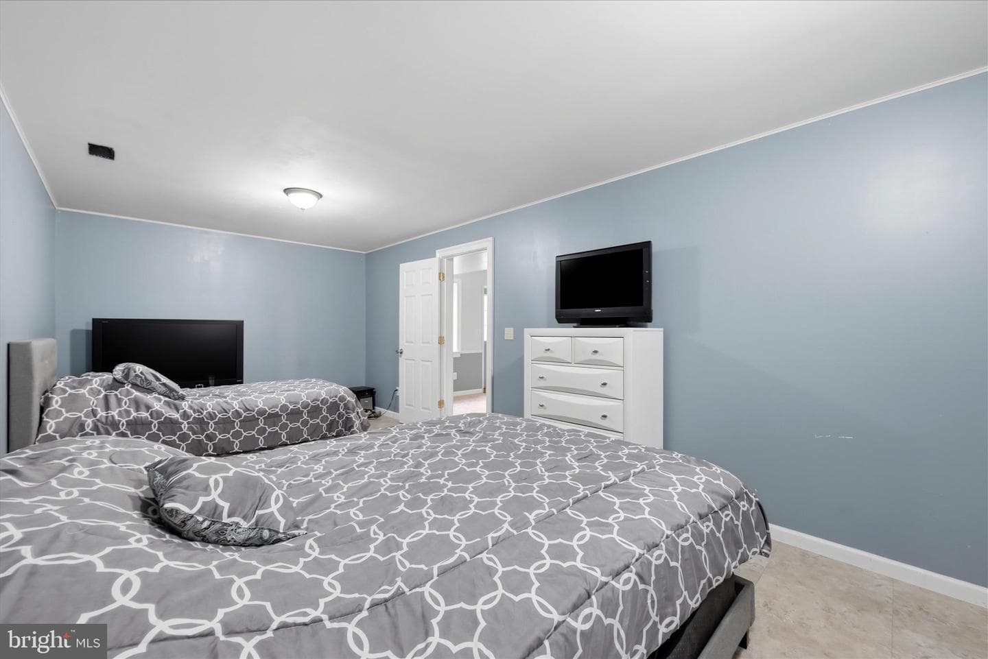 783 Ritters Valley Drive photo 46