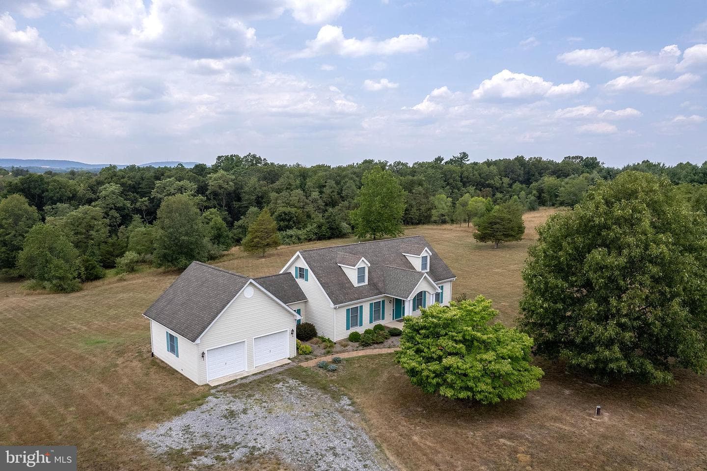 317 Strawberry Lane photo 3