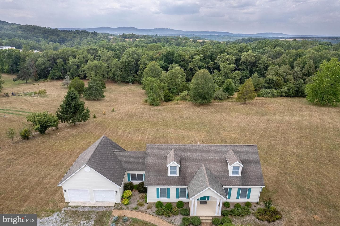 317 Strawberry Lane photo 4