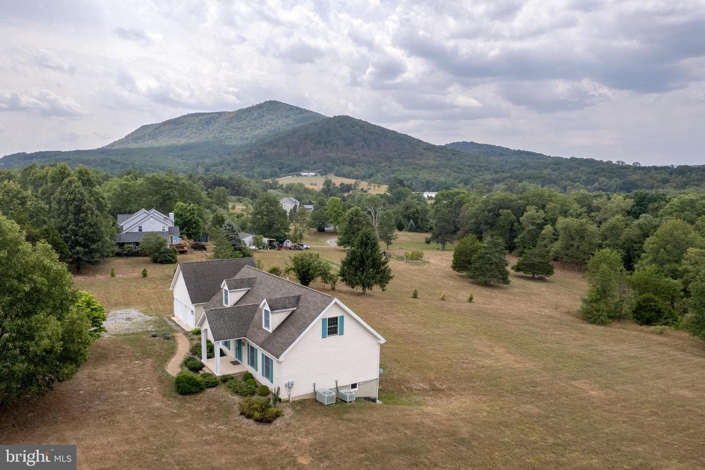 317 Strawberry Lane photo 5
