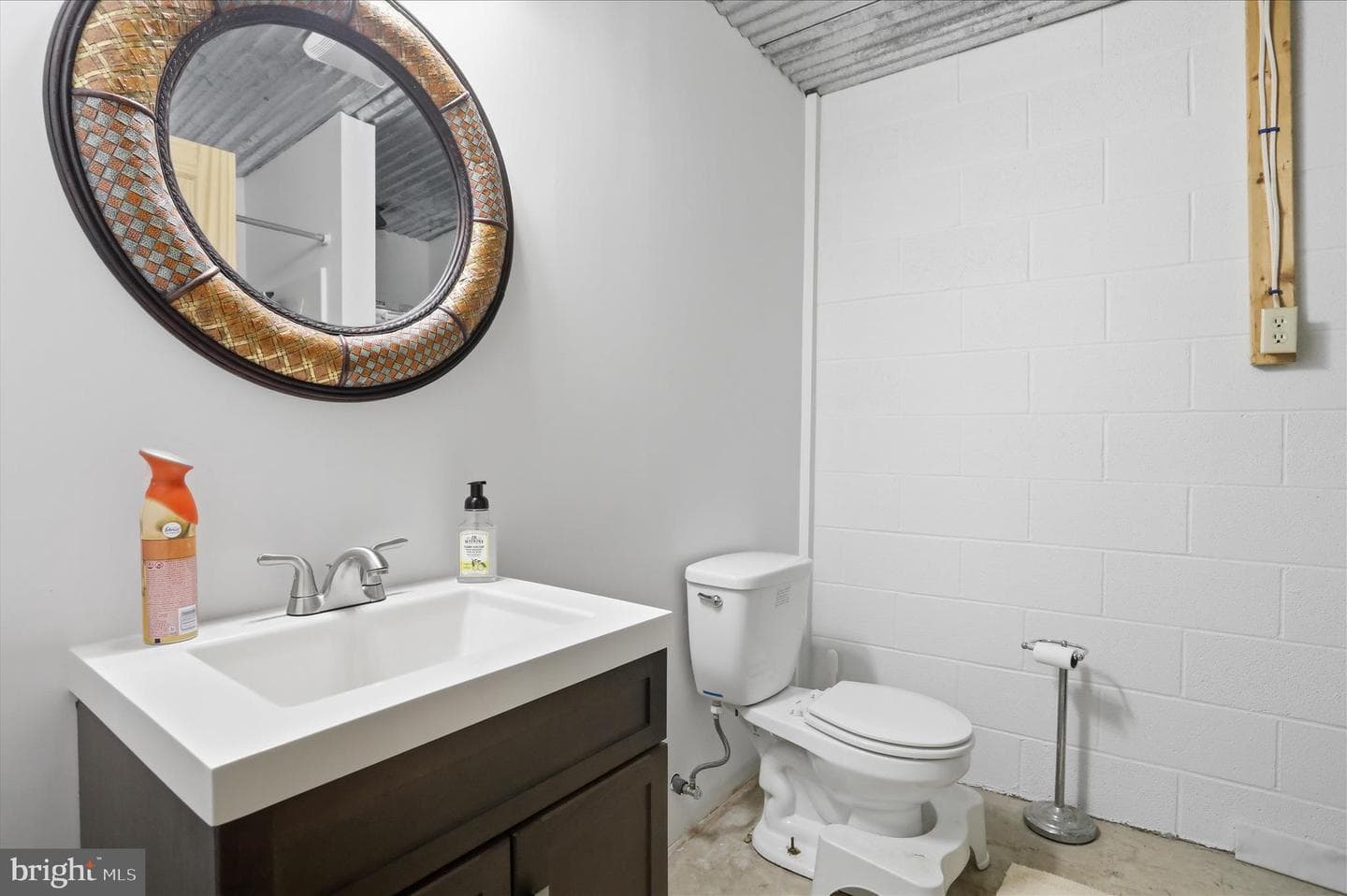 355 Hemlock Court photo 25
