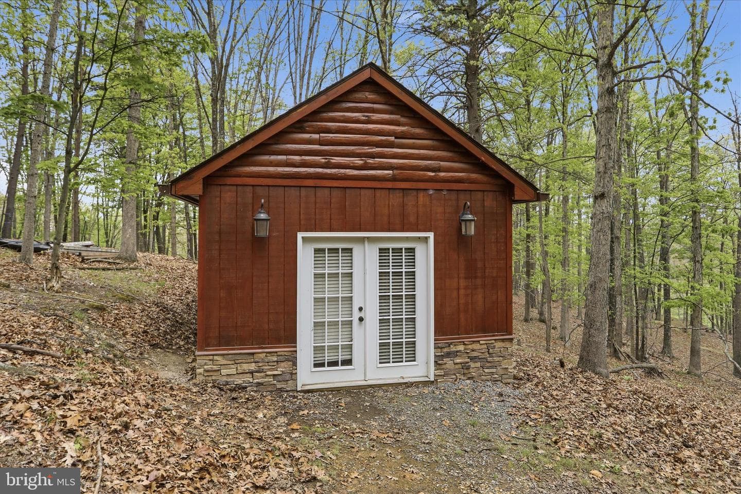 355 Hemlock Court photo 37