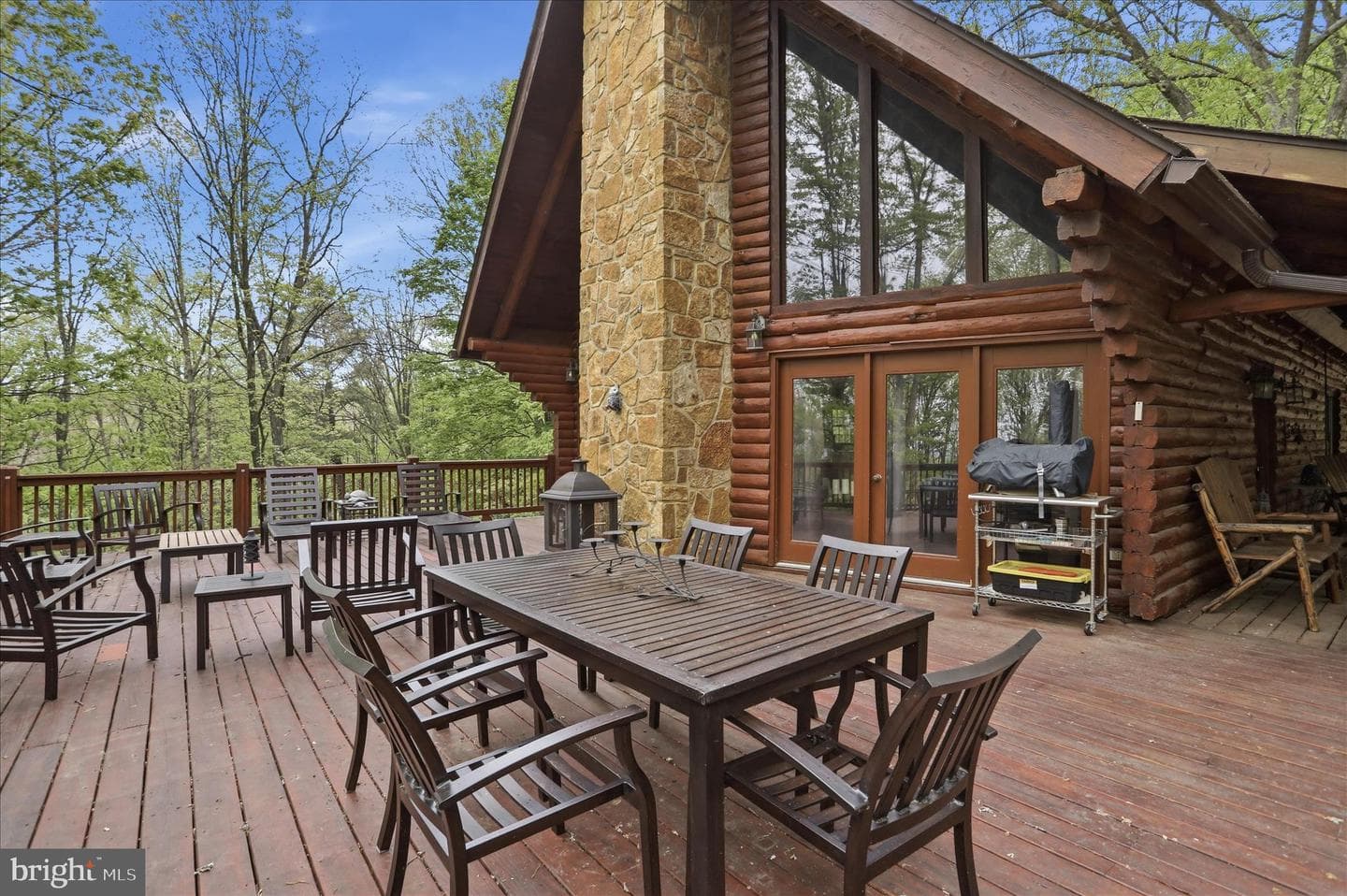 355 Hemlock Court photo 5