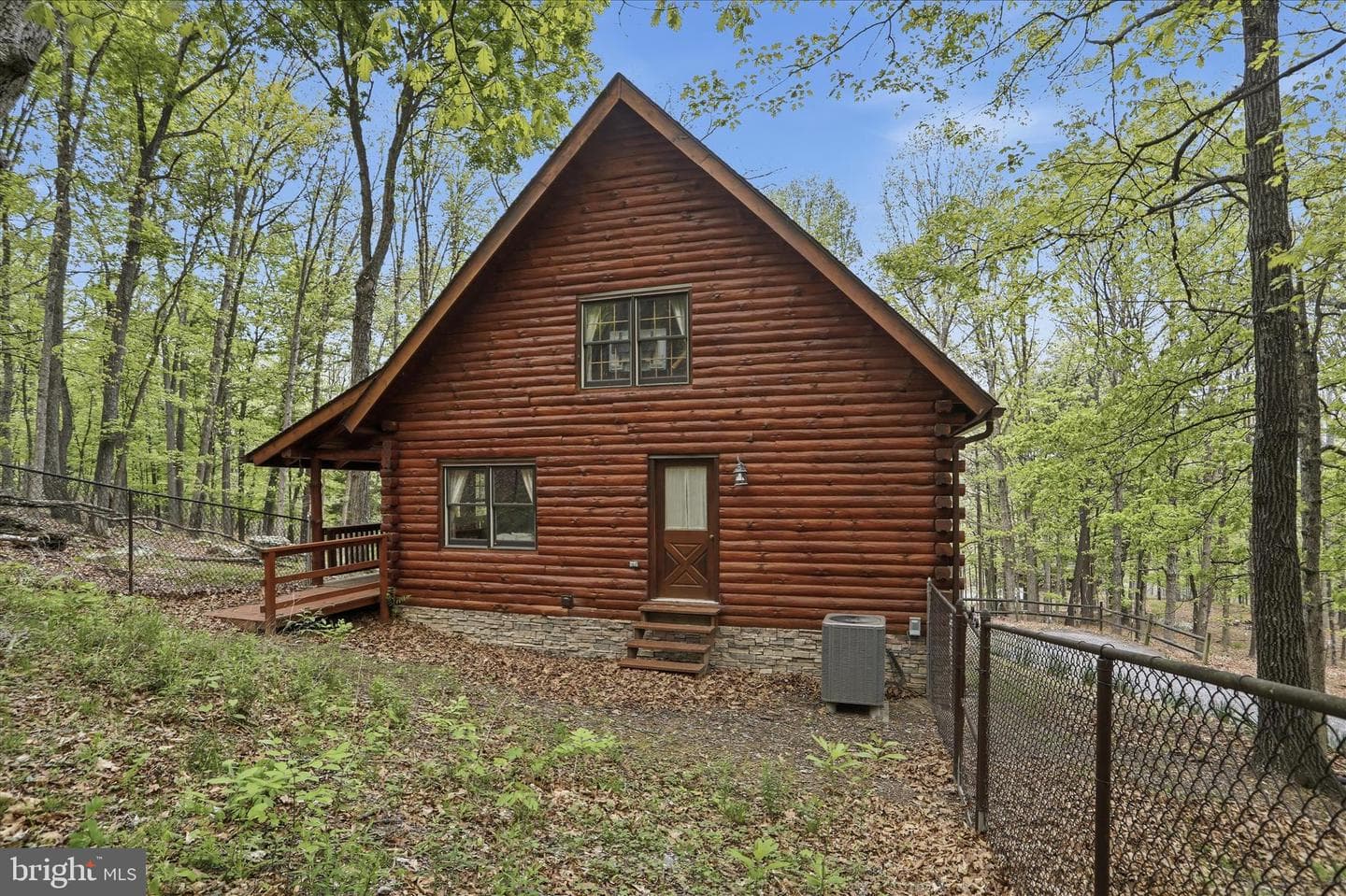 355 Hemlock Court photo 7