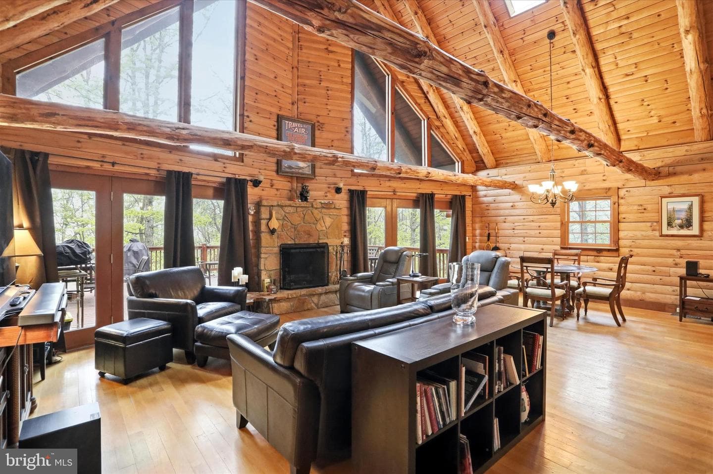 355 Hemlock Court photo 8