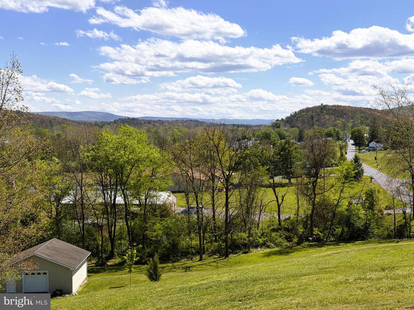 106 Waterview Dr photo 3