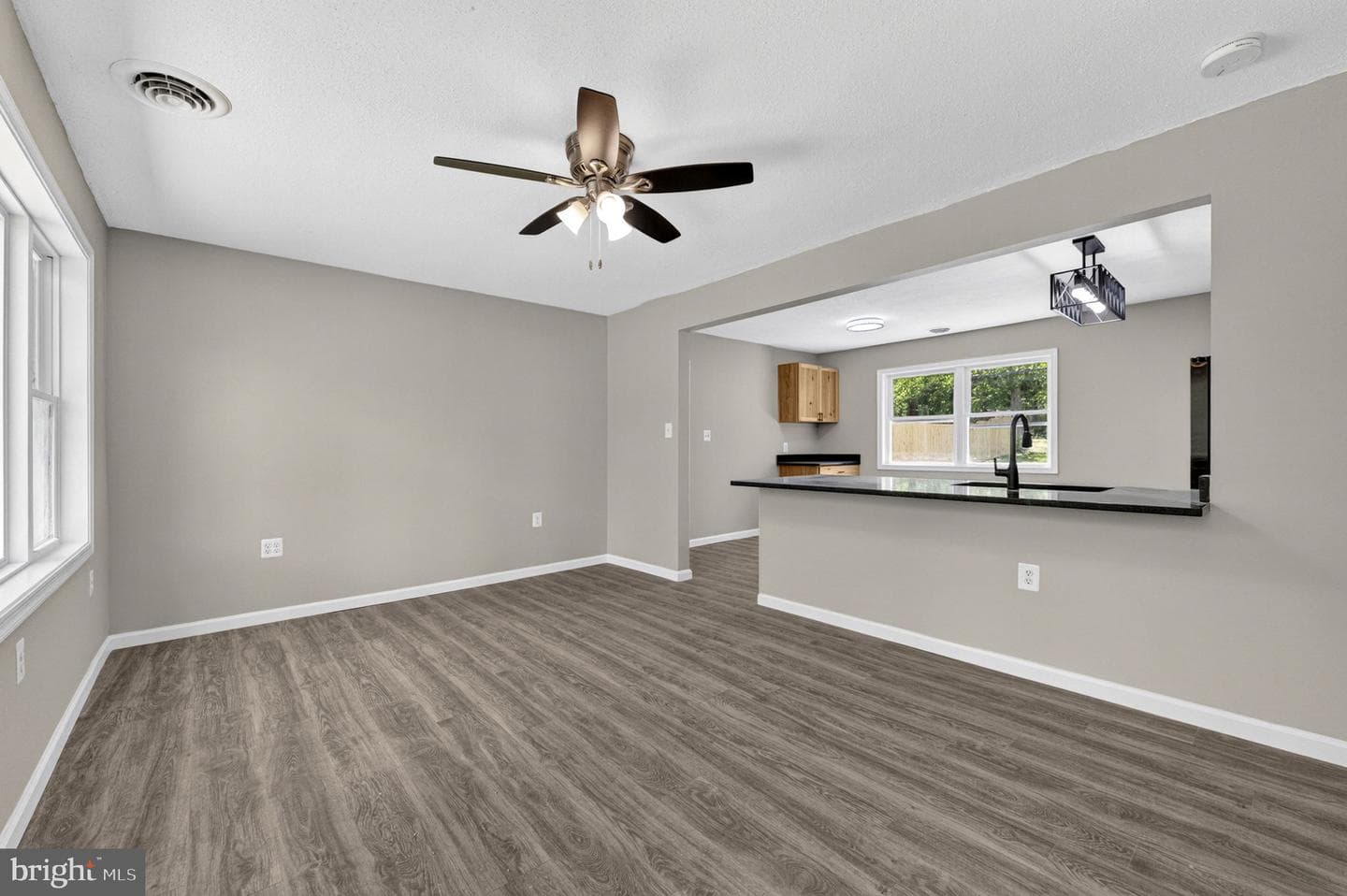 83 Autumn Lane photo 5