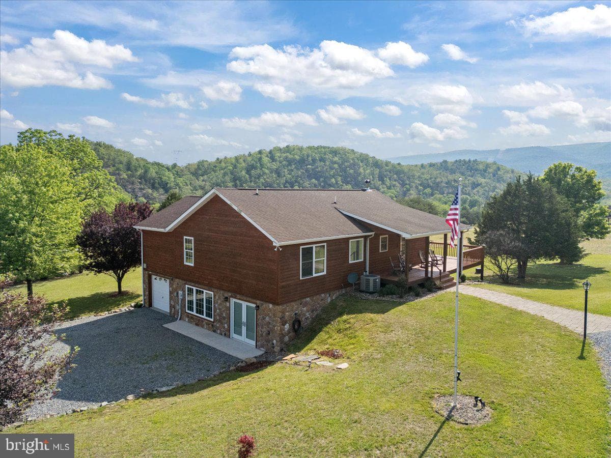 1054 River Bend Drive photo 11