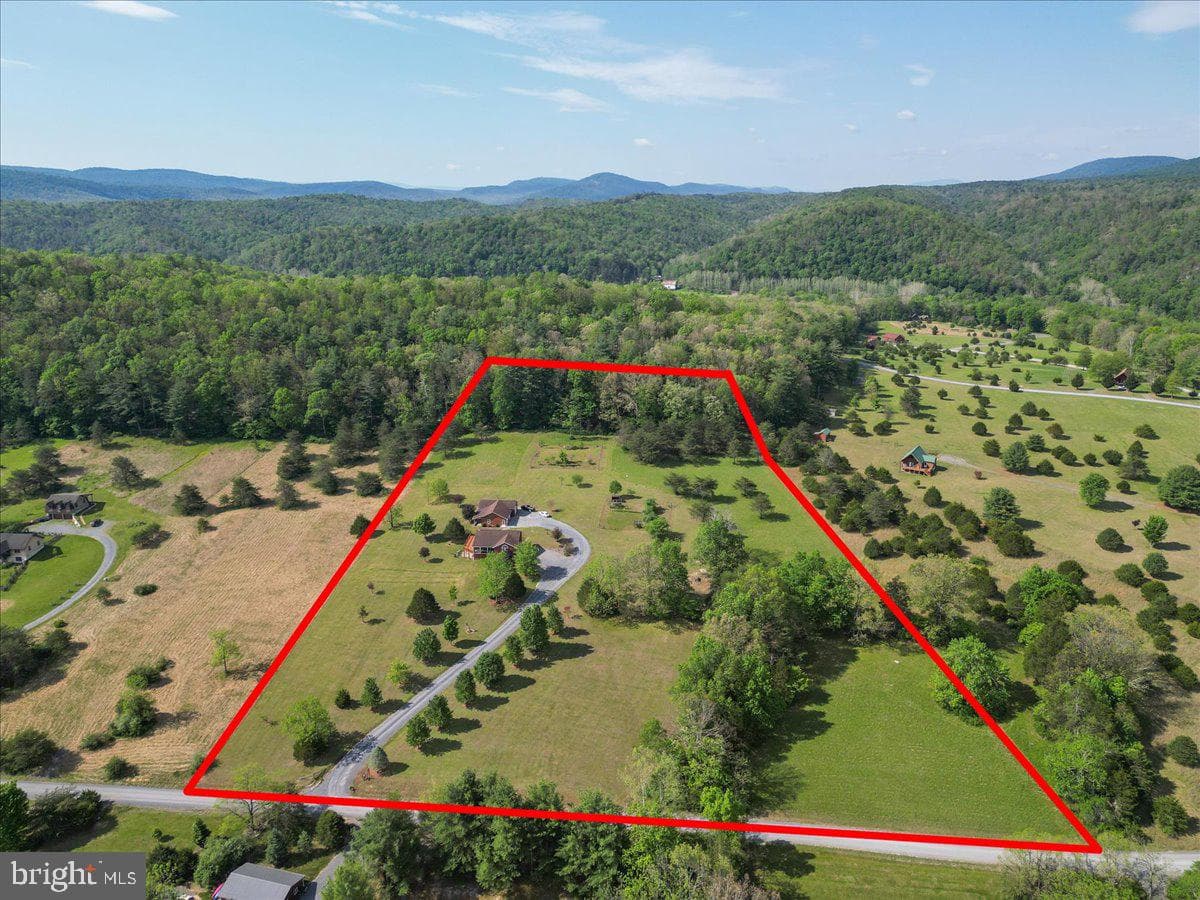 1054 River Bend Drive photo 5