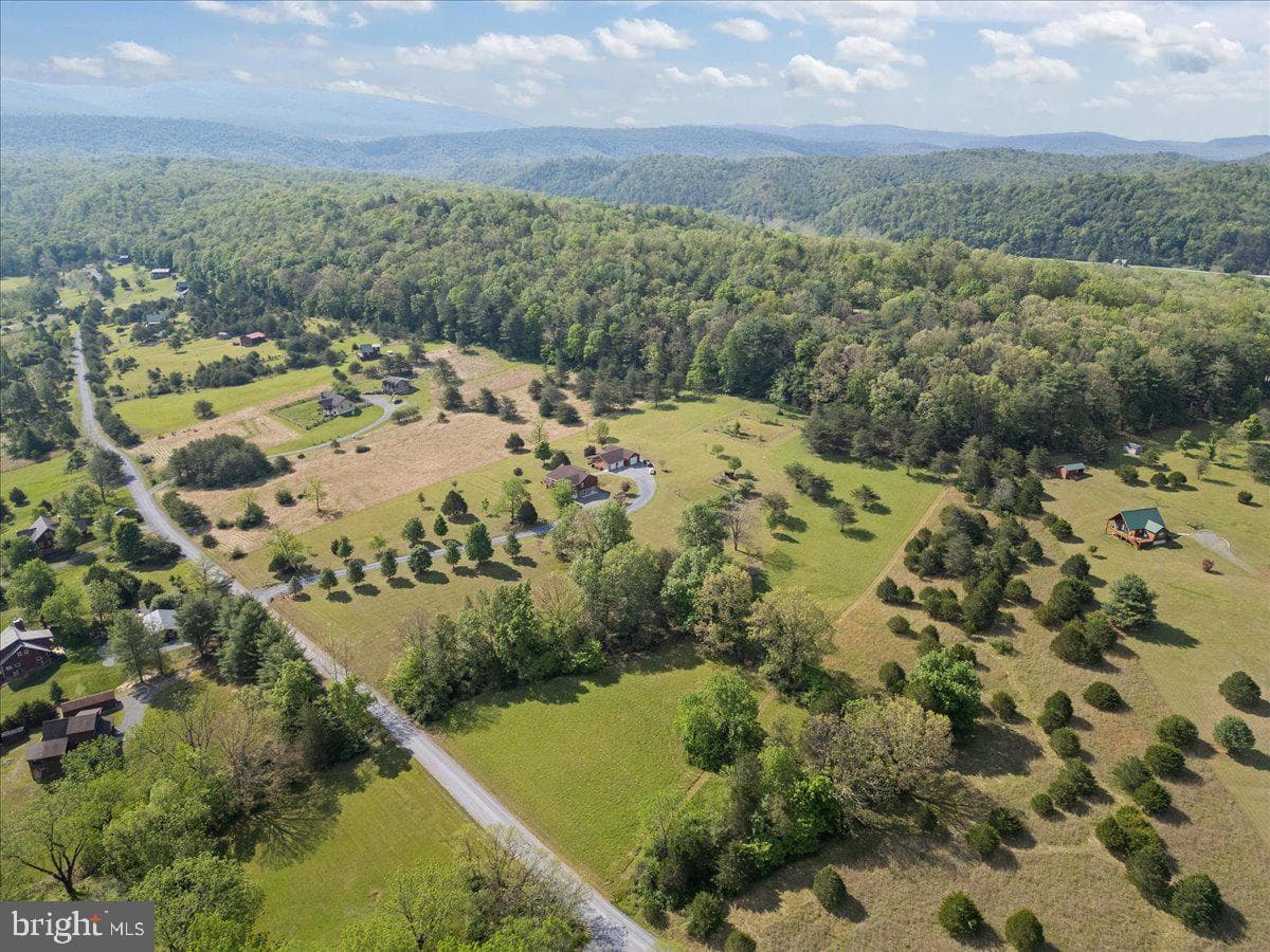 1054 River Bend Drive photo 6
