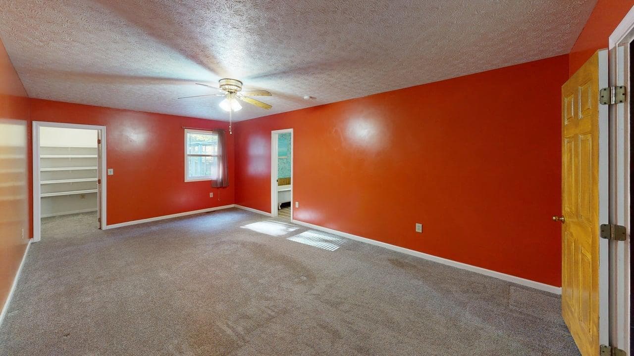 575 N River Highlands Rd photo 21