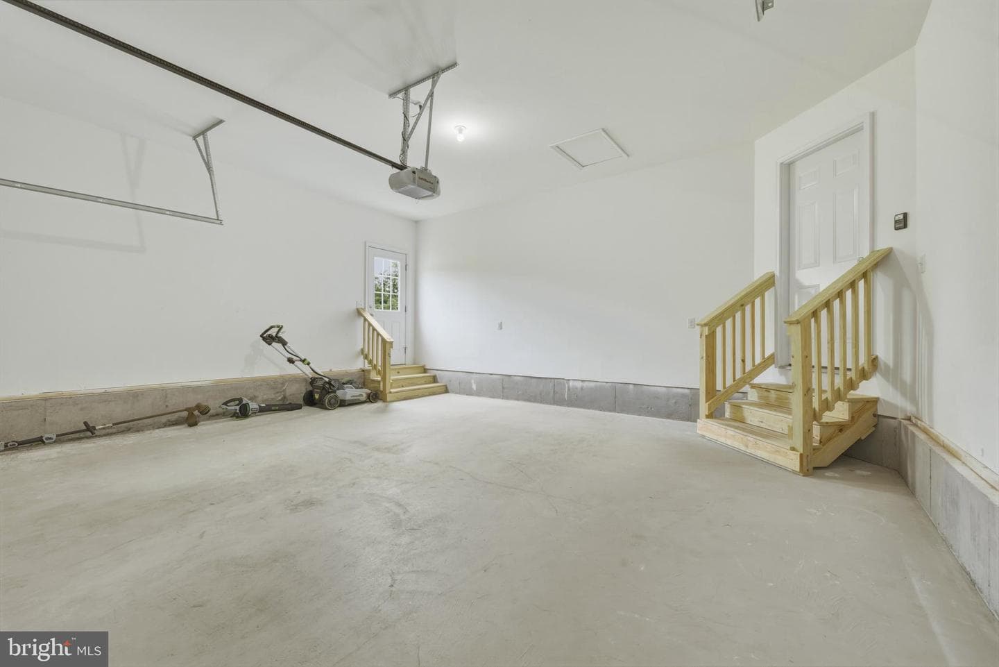 141 Hampshire House Drive photo 25