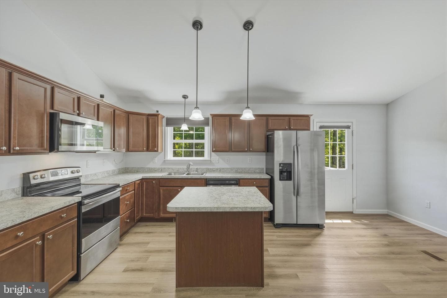 141 Hampshire House Drive photo 7