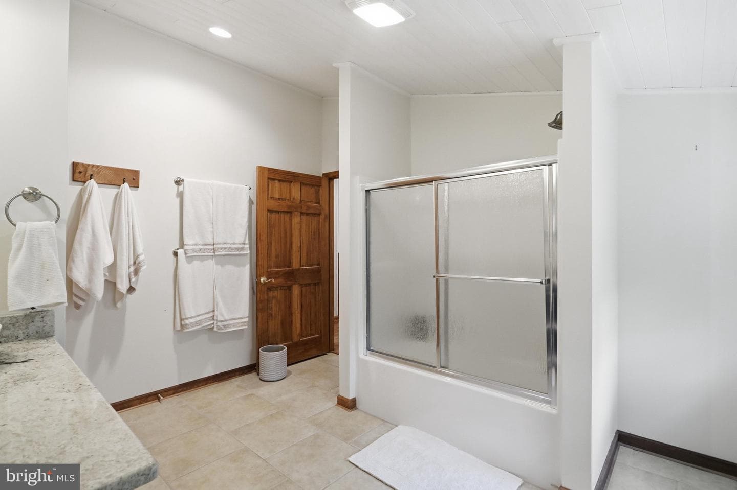 370 Hemlock Court photo 25