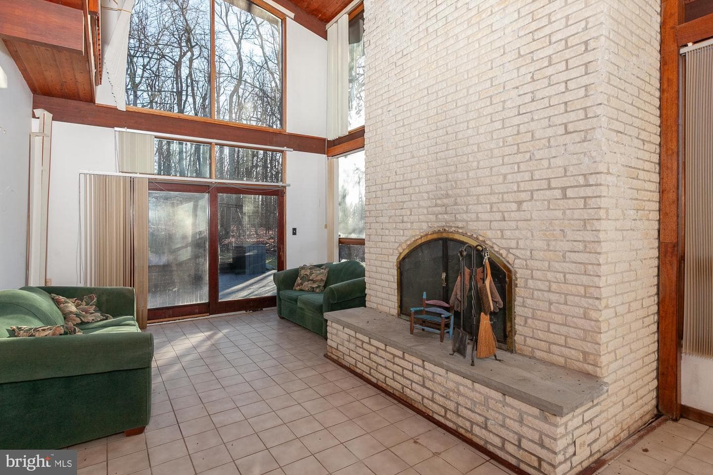 794 Eagles Nest Lane photo 9