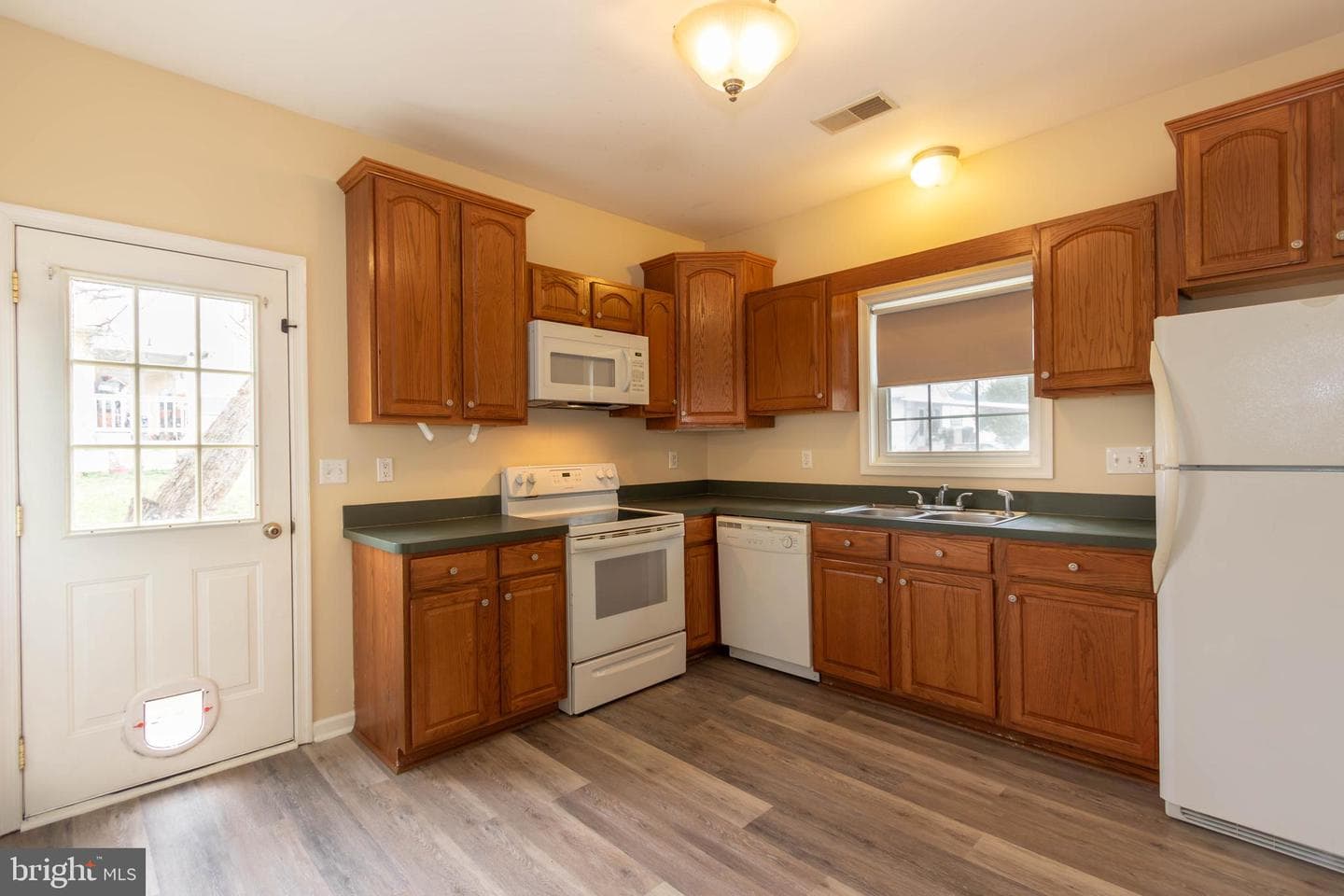113 Maple Avenue photo 12