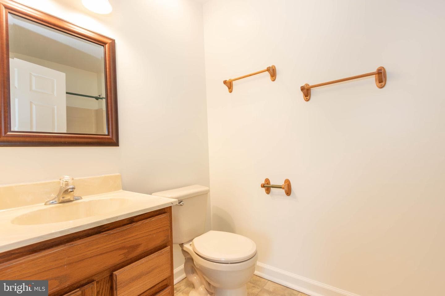 113 Maple Avenue photo 24
