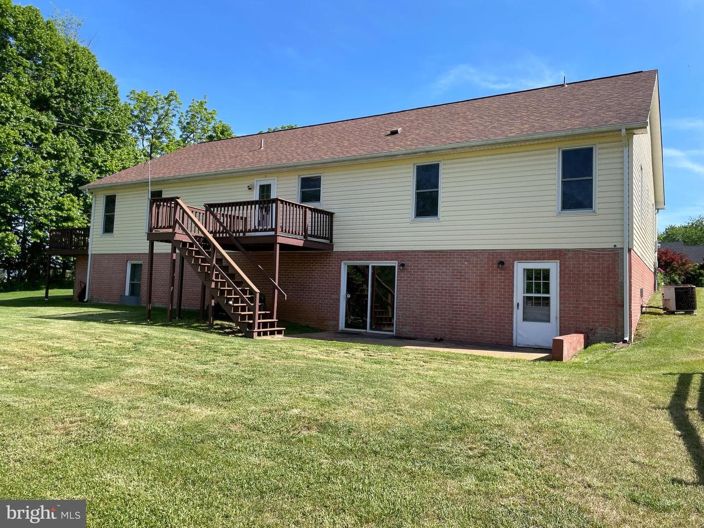 221 Deerfield Drive photo 52