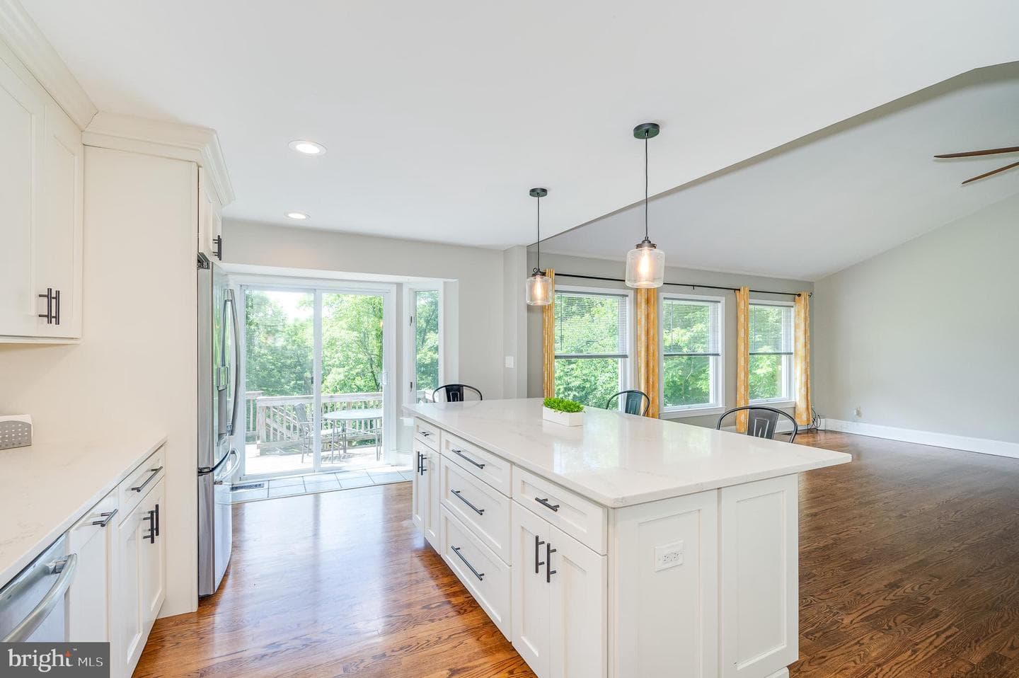 344 Bedford Drive photo 10