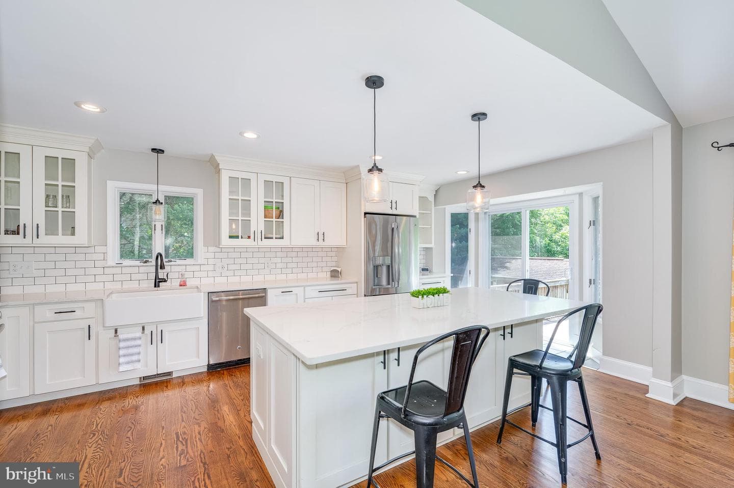 344 Bedford Drive photo 6