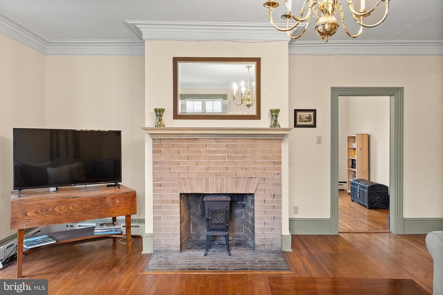 421 S George Street photo 24