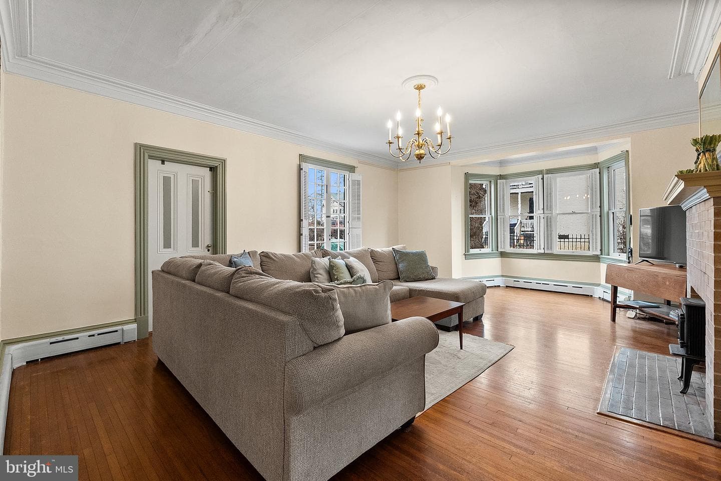 421 S George Street photo 27