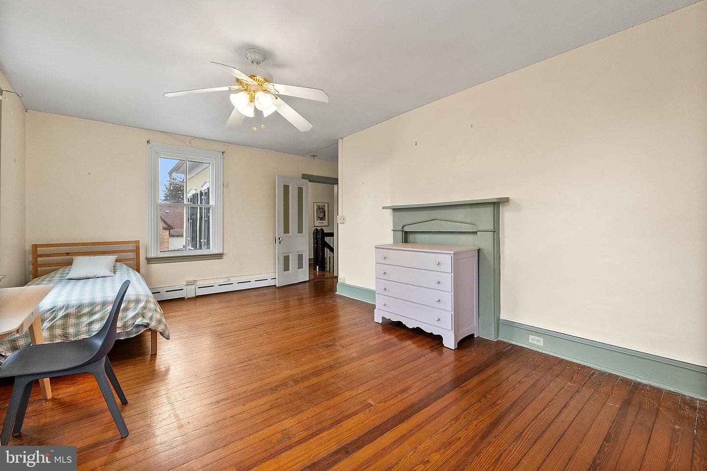 421 S George Street photo 48