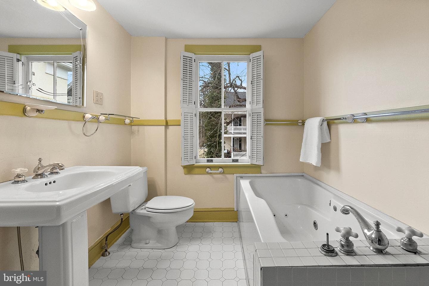 421 S George Street photo 60