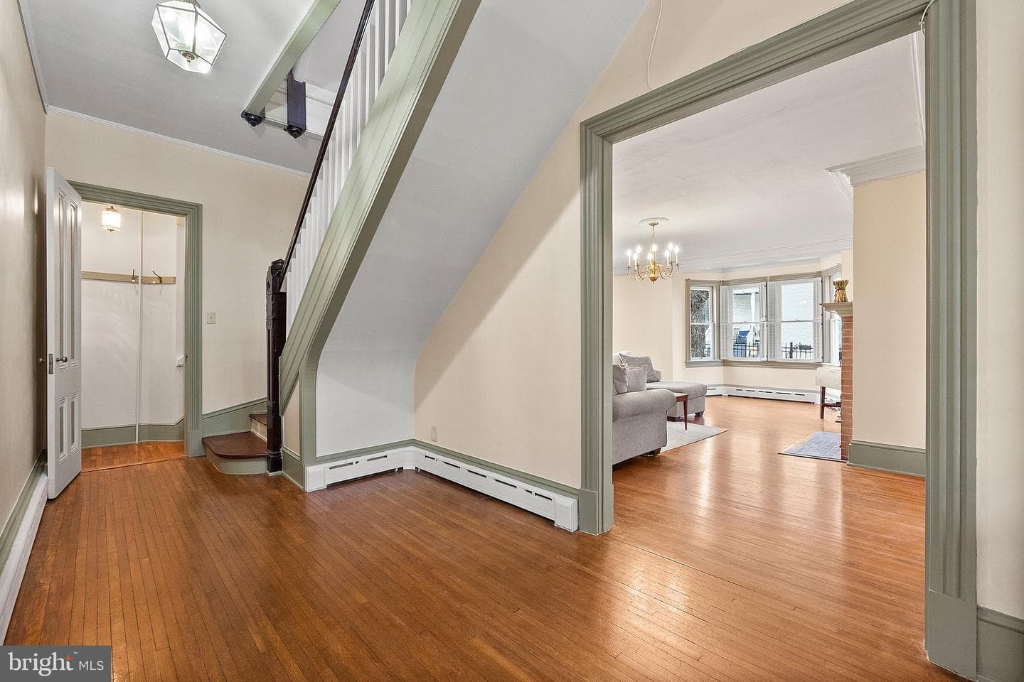 421 S George Street photo 9